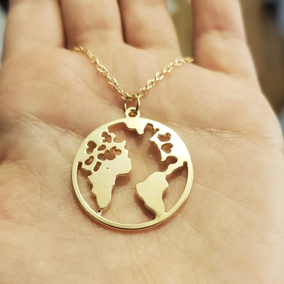 NWOT Gold Globe Map Necklace - Picture 6 of 16